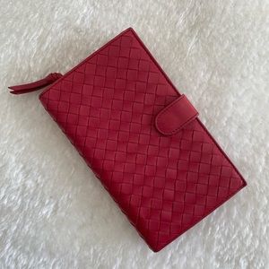 Authentic Bottega Veneta medium compact wallet!
